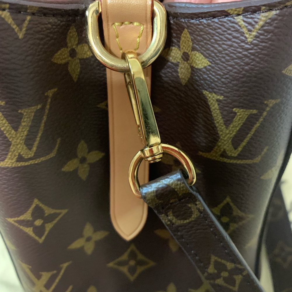 Louis Vuitton Montaigne MM SOLD 🍀🍀🍀 - Picture 7 of 14